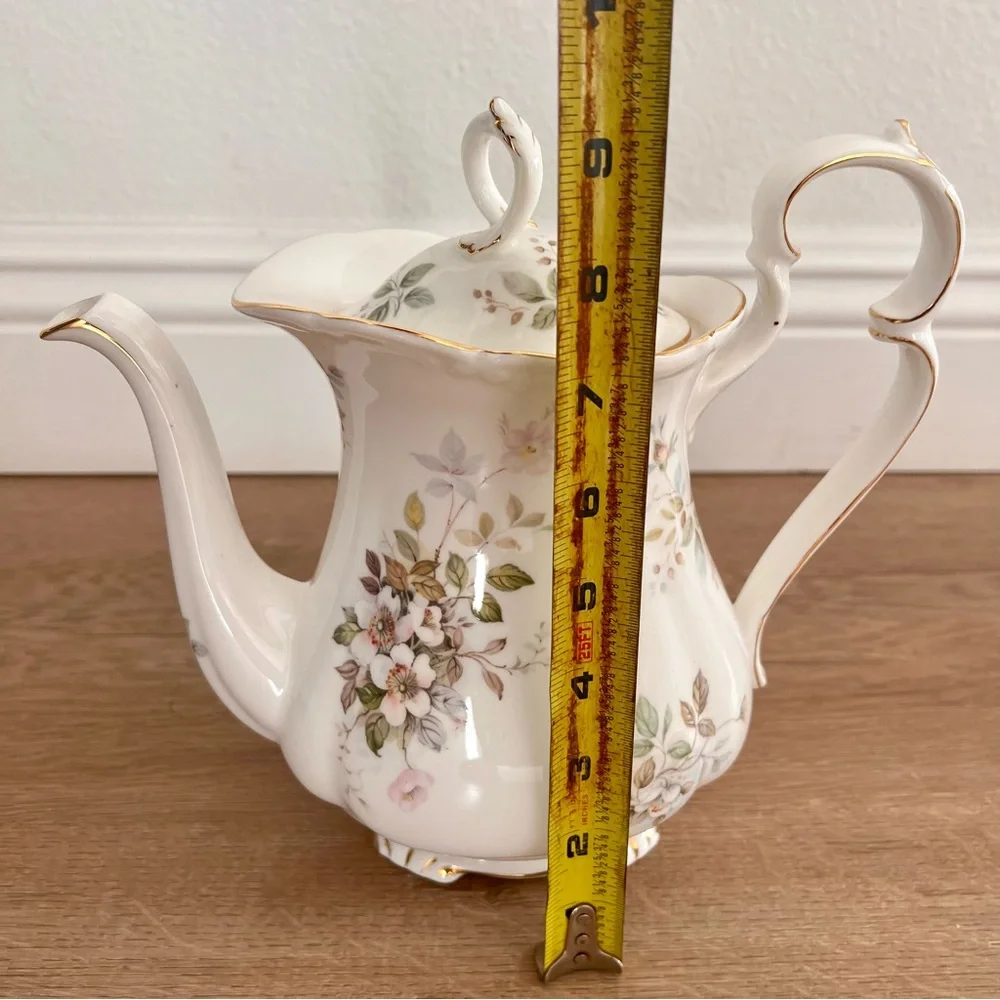 Royal Albert Haworth Coffee Or Tea Pot W/ Lid‎ Bone China England Beautiful Mint